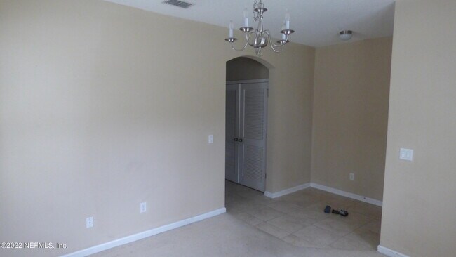 Building Photo - 625 Oakleaf Plantation Pkwy