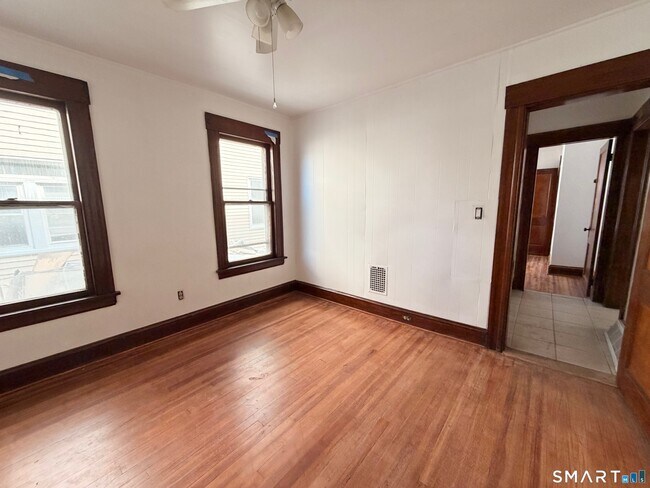 Building Photo - 394 Bishop Ave