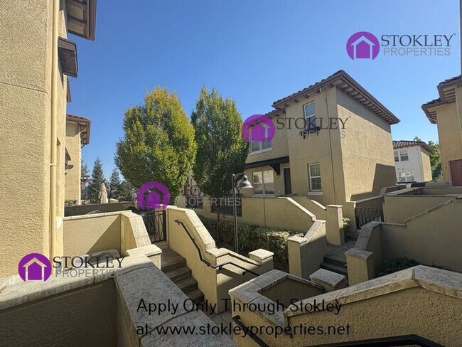 Building Photo - 71 Matisse Ct