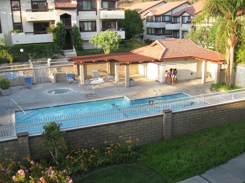 Pool & spa (as viewed from balcony) - 27948 Tyler Ln