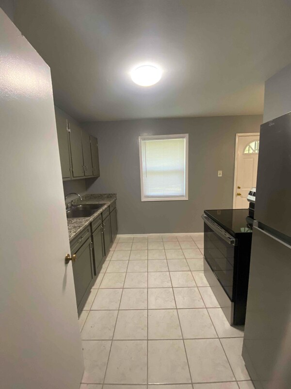 Building Photo - 1715 Jarrell Dr