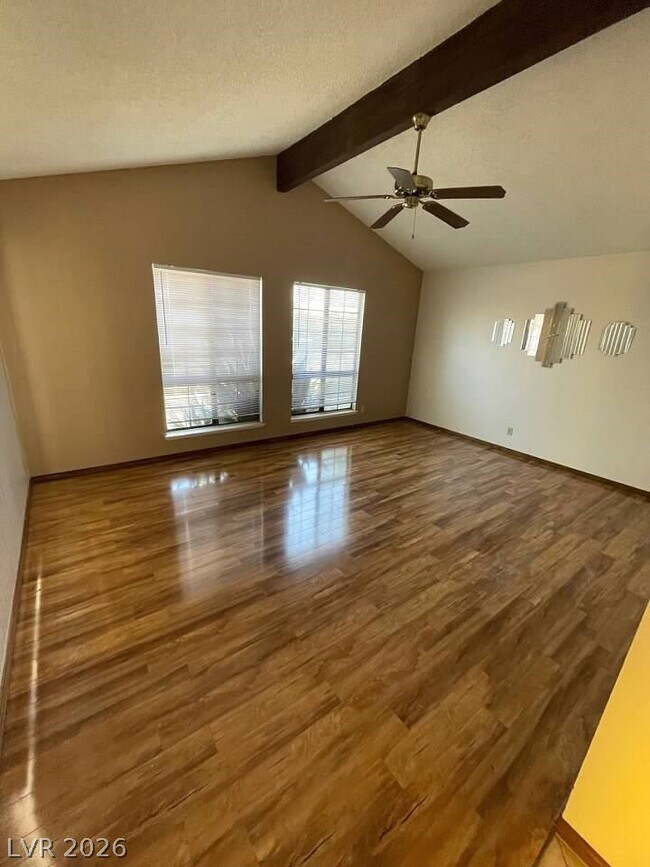 Building Photo - 600 Woodmount Dr