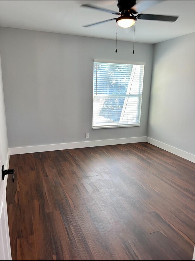 Building Photo - 314 Sunshine Dr