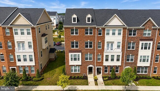 Building Photo - 4930 MacDonough Pl
