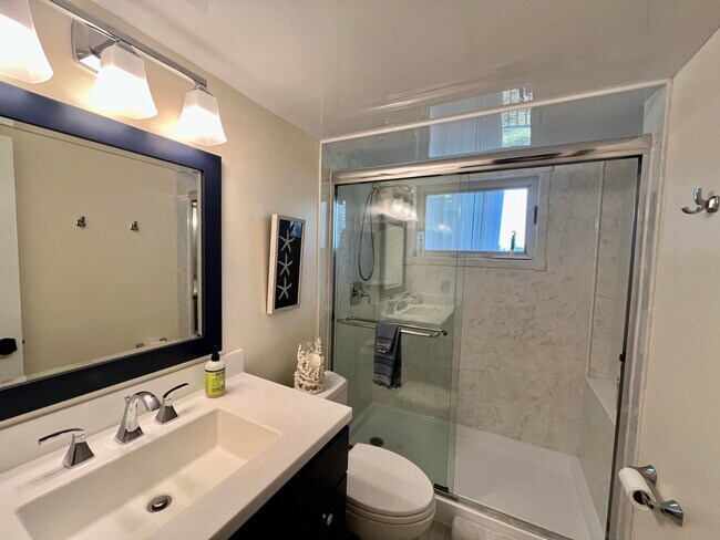 Building Photo - 3600 N Ocean Dr