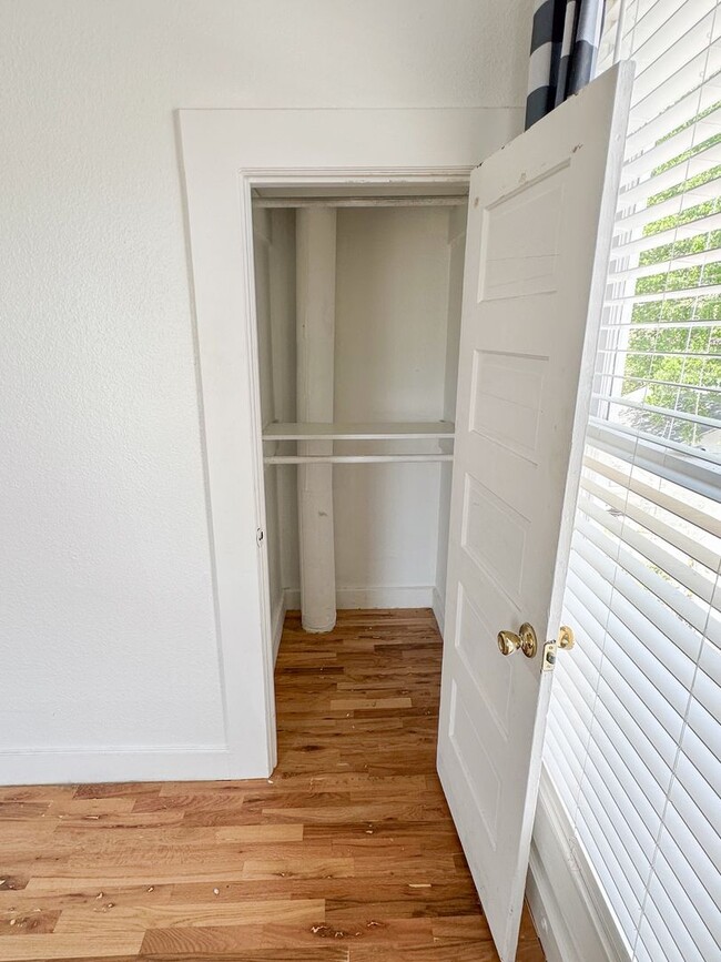 Building Photo - Charming 2-Bed, 1-Bath Duplex Near MSU and Downtown