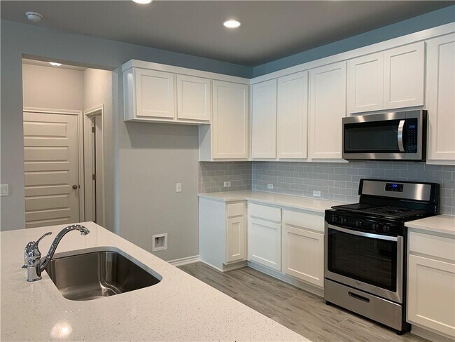 Building Photo - 1317 Ambler Dr