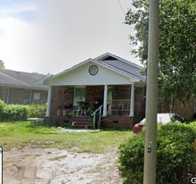 Building Photo - 2048 Edgar St