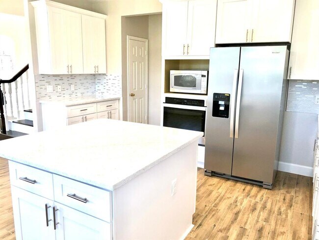 Building Photo - 5711 Silver Bay Ct