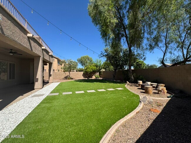 Building Photo - 2671 S Dragoon Dr