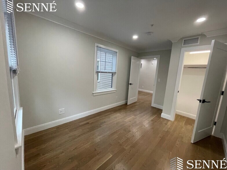 Building Photo - 12 Lopez St