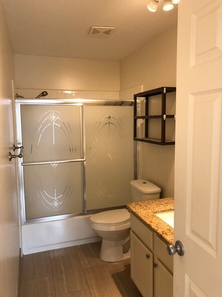 Building Photo - 818 Gatewood Dr