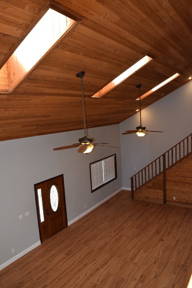Building Photo - 2718 Viola Ln
