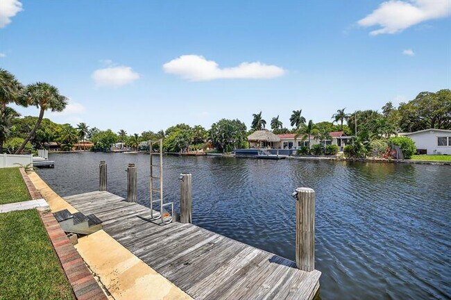 Building Photo - 2157 Coral Gardens Dr