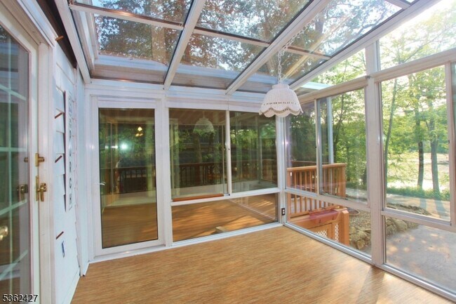 Building Photo - 56 Rogerene Way