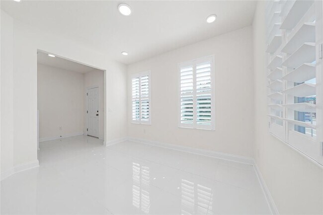 Building Photo - 16001 Grafton Wy