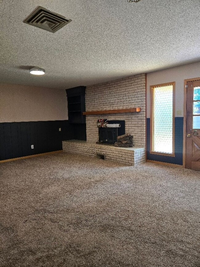 Building Photo - 1324 Stratford Ln