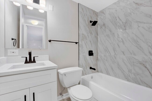 Building Photo - 720 W Gordon Ter