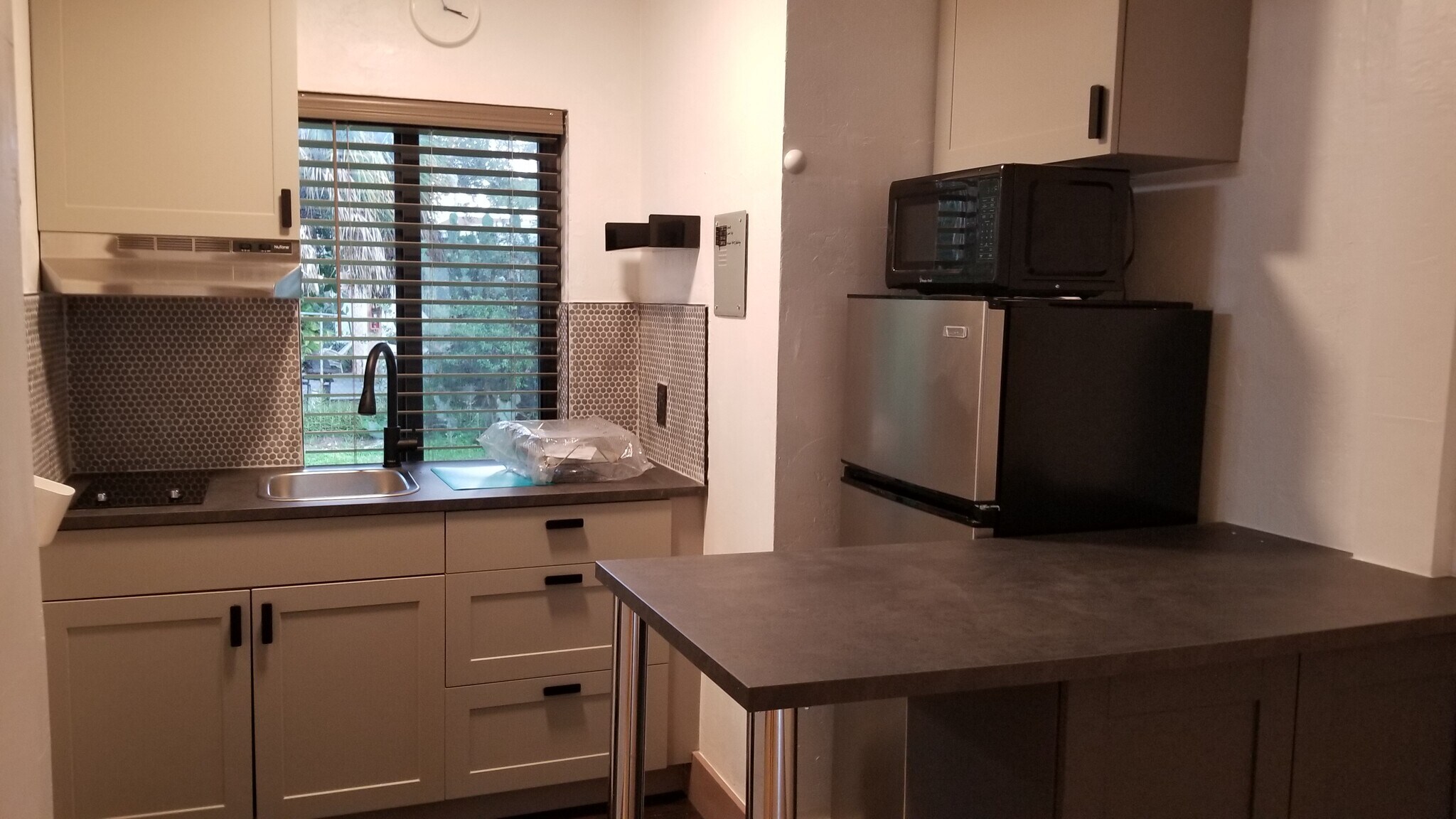 Building Photo - 515 S 20th Ave