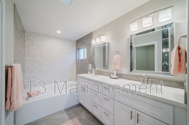 Building Photo - 7528 Navigator Cir