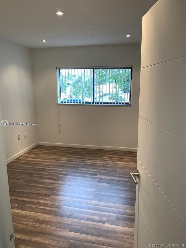 Building Photo - 7425 SW 152nd Ave