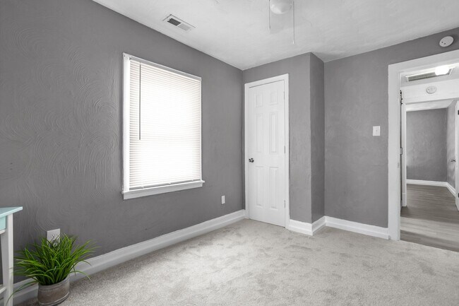 Building Photo - Call Sabrina Thomas Office at 757-767-0767...
