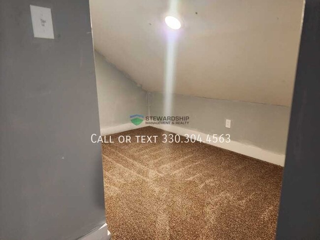 Building Photo - 1603 Hampton Rd