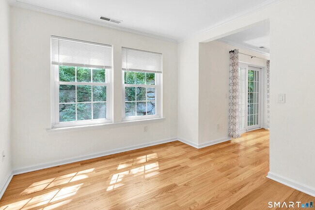 Building Photo - 259 Mayfield Dr
