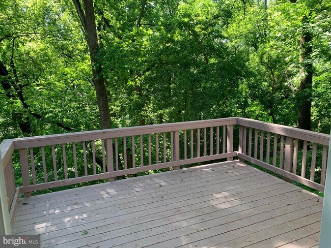 Building Photo - 132 Pinecrest Ln