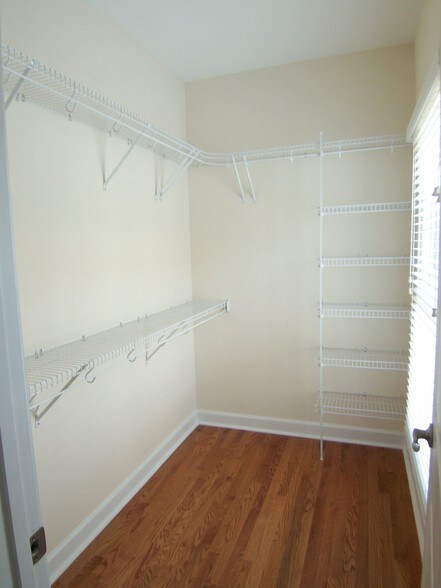 Master Closet - 537 E Hall Ln