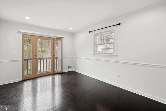 Building Photo - 7515 Pleasant Way