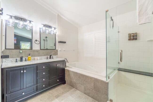 Building Photo - 14350 Ghost Rider Dr