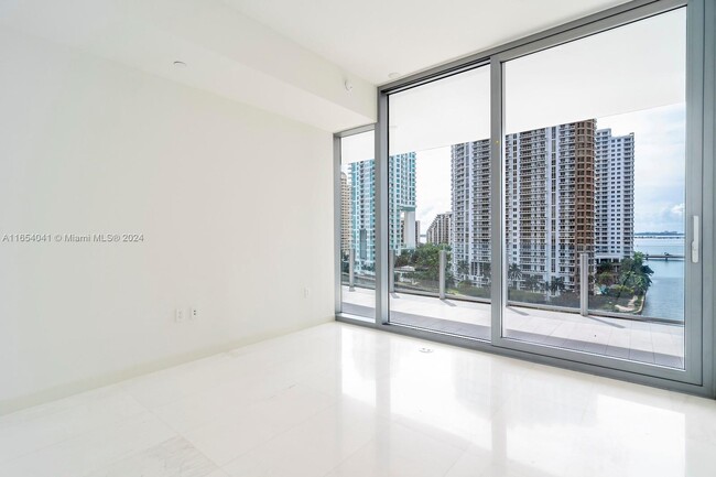 Building Photo - 300 Biscayne Blvd Way