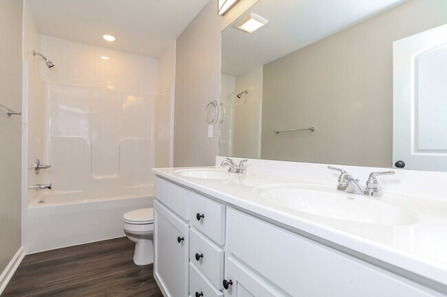 Building Photo - 2057 N Sarah Dr