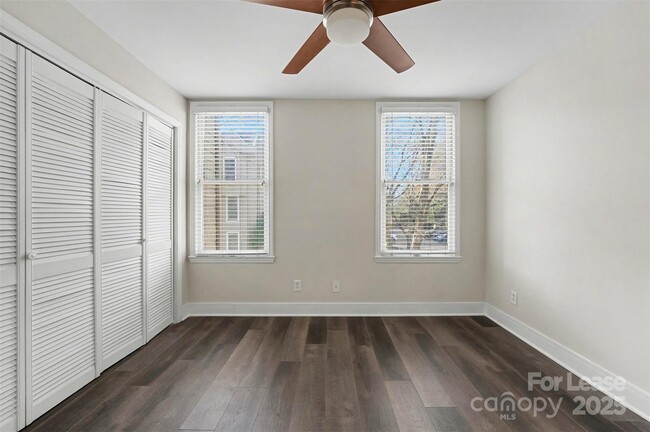 Building Photo - 300 S Cedar St