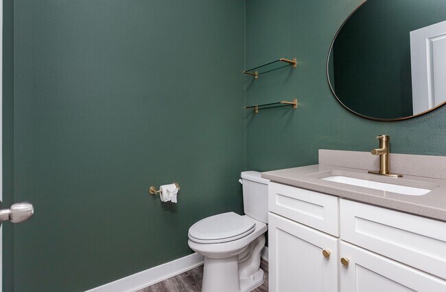 Building Photo - HUGE TOWNHOME!! 2 Bedroom, 3.5 Bathroom Townhome in Grimes!