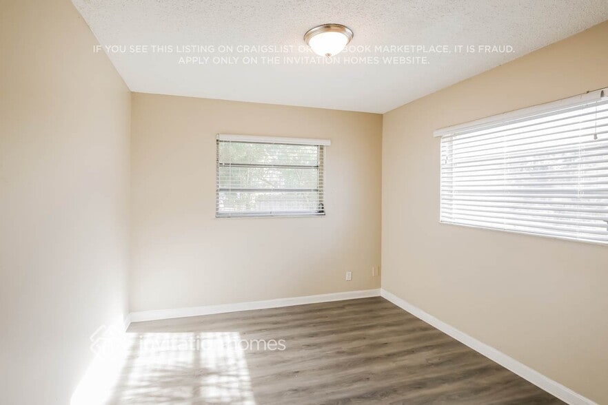 Building Photo - 10966 Winding Creek Way