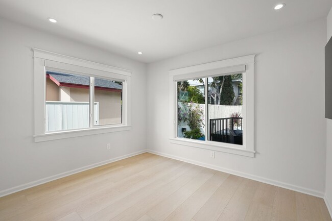 Building Photo - 619 Westmount Dr