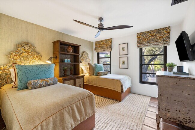 Building Photo - 535 N Belardo Rd