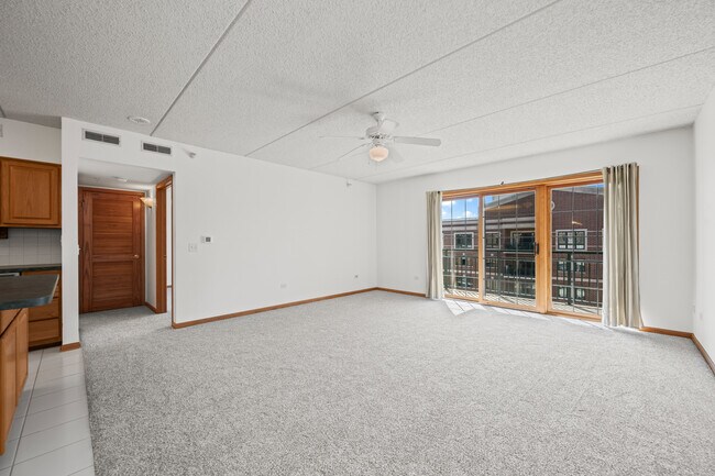 Building Photo - 750 Pearson St