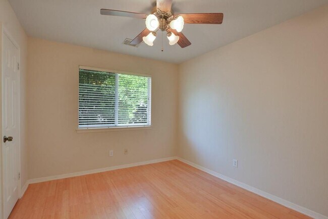 Building Photo - 13552 Anarosa Loop