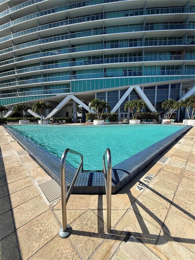 Building Photo - 888 Biscayne Blvd