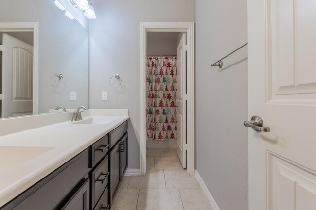 Building Photo - 8727 Hideout Bnd