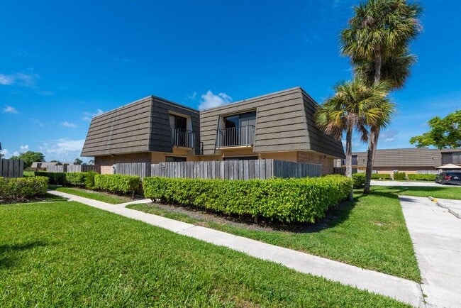 Building Photo - 117 1st Way