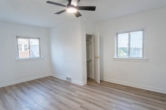 Building Photo - 448 Eureka St
