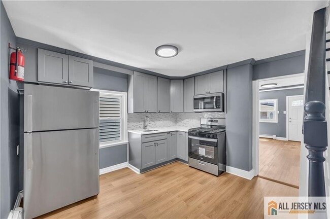 Building Photo - 51 Levinson Ave