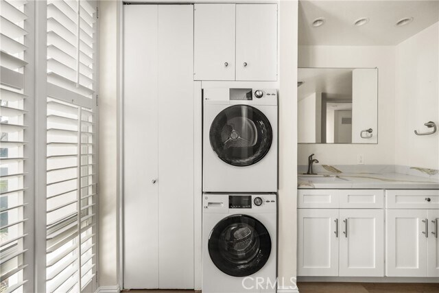 Building Photo - 3965 Aladdin Dr