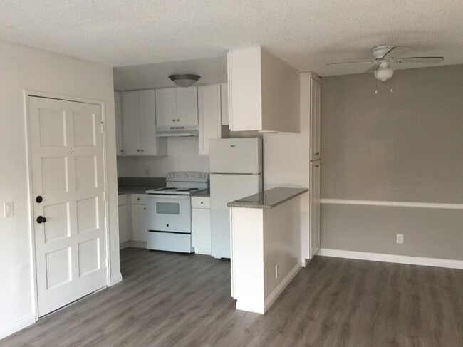 Building Photo - Chartwood Apartments