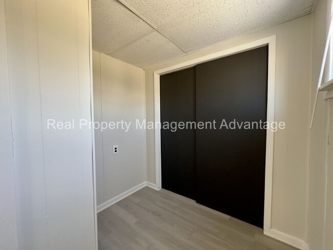 Building Photo - Beautifully Updated 3-Bedroom with Large Open Upstairs!