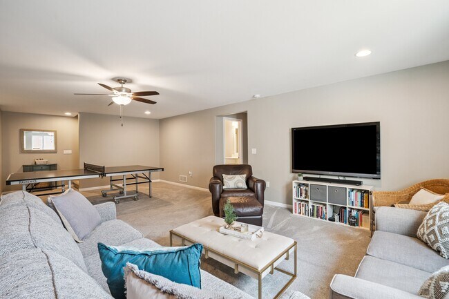 Building Photo - 3016 Sherwood Dr